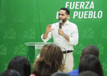 Alcalde de Las Guáranas, Lenín Campos, es elegido subsecretario general de Fedomu