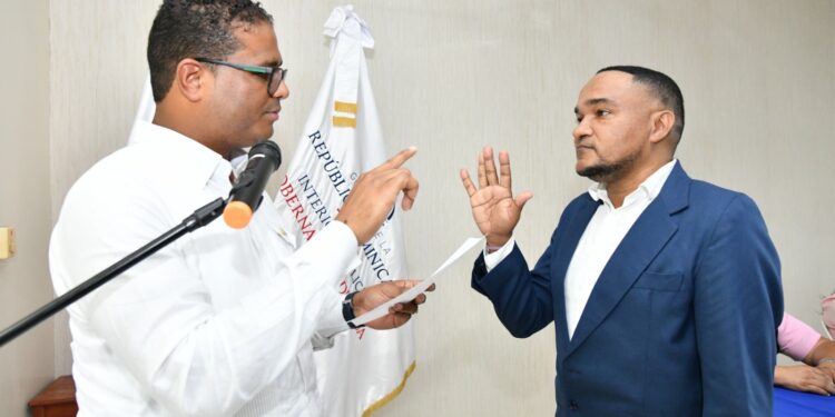Ministerio de Interior y Policía juramenta nuevo coordinador en la Oficina Regional Sur, Azua