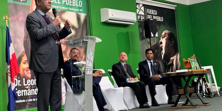Leonel Fernández presenta en Nueva York el libro “Fuerza del Pueblo: Razón Histórica”