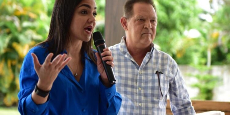 Ministra Faride Raful se reúne con diversos sectores de la provincia Espaillat y anuncia medidas inmediatas