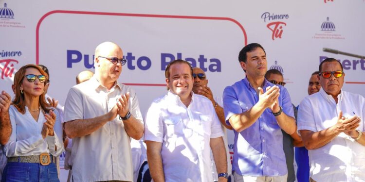 Propeep desarrolla amplia agenda de acciones sociales en Puerto Plata