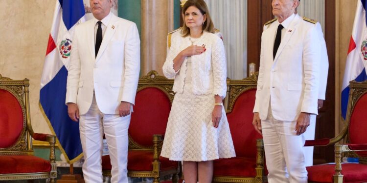 Presidente Abinader recibe cartas credenciales de siete nuevos embajadores