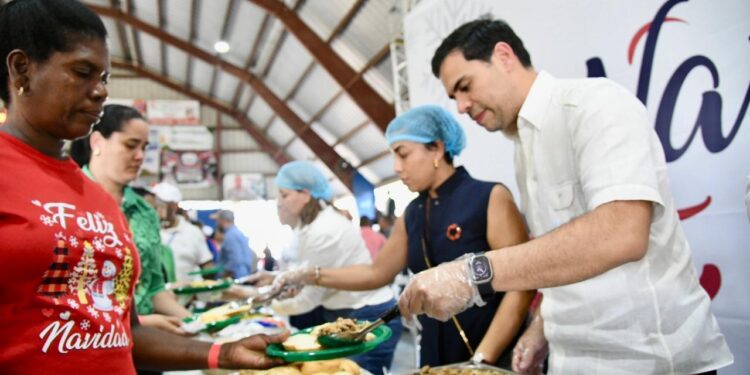 Propeep inicia en Castañuelas y Villa González el programa, “Sabores de Navidad”; almuerzos y cenas a familias vulnerables