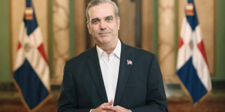 Abinader presenta iniciativas legislativas para combatir el crimen organizado y proteger a víctimas y testigos