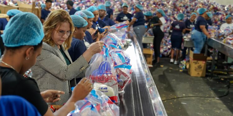 Plan Social va en auxilio de familias afectadas por inundaciones en varias provincias del país