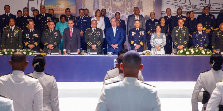 Presidente Abinader encabeza graduación Septuagésima Tercera Promoción de Damas y Caballeros Guardiamarinas