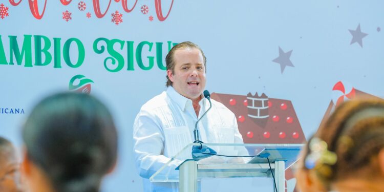 José Ignacio Paliza encabeza encuentro navideño en Azua y San José de Ocoa; entrega bonos navideños