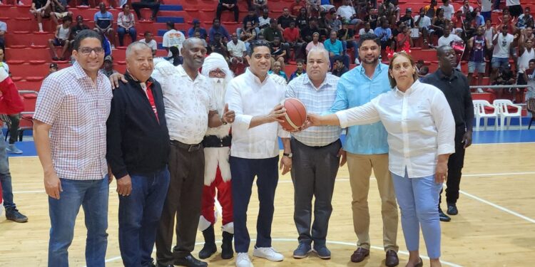 Ministro Kelvin Cruz anuncia aporte de un millón de pesos para el TBS de San Cristóbal