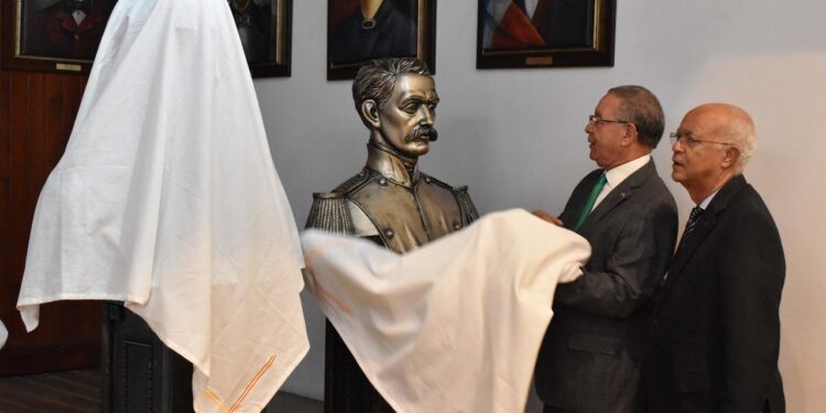 Presidente del Instituto Duartiano insta al empresariado a priorizar la mano de obra nacional