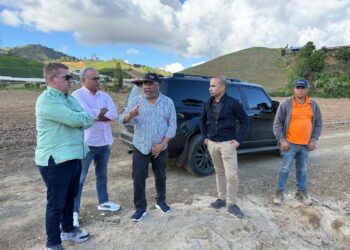 Fuerza del Pueblo presenta informe sobre situación del río Tireo en Constanza