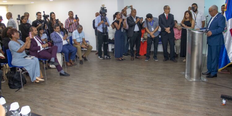 Director de Pensiones encabeza foro dirigido a comunicadores