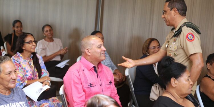 Continúan los pagos retroactivos: MIDE entrega más de 3 millones a pensionados militares