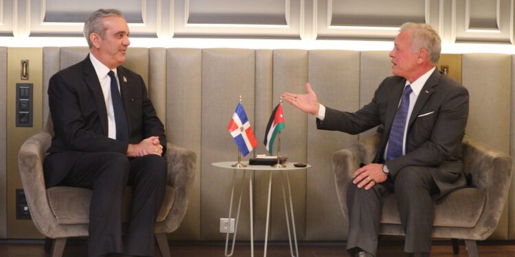 Presidente Abinader y el Rey de Jordania sostienen reunión bilateral