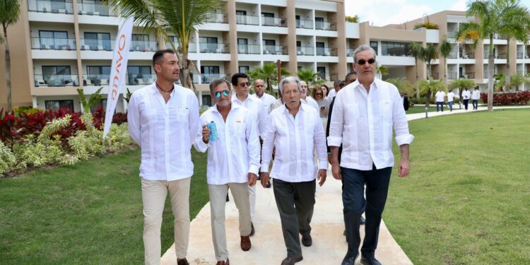 Presidente Abinader: Desde 2020 Miches avanza como polo turístico y motor de desarrollo económico con apoyo del Gobierno y la inversión privada