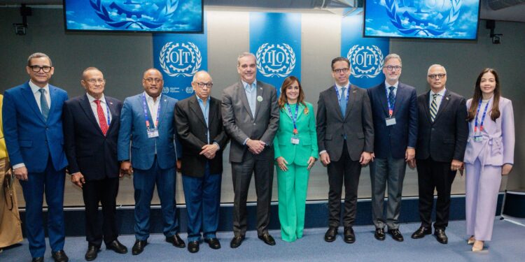 Presidente Abinader recibe reconocimiento en acto de la OIT en Ginebra, Suiza por su respaldo a los derechos, dignidad y bienestar de la clase trabajadora