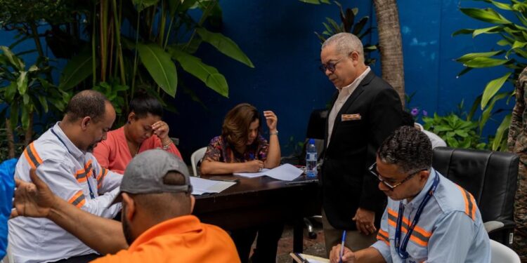 PGASE entrega a Edesur 1,497 medidores incautados en operativos de combate a fraude eléctrico