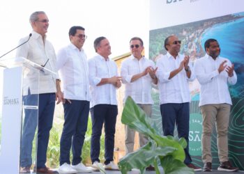 Presidente Abinader deja iniciados los trabajos del Puerto Turístico «Samaná Port.»