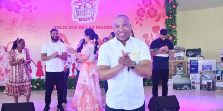 Diputado Joselito Echavarría celebra a lo grande su tradicional fiesta a las madres de Santo Domingo Este