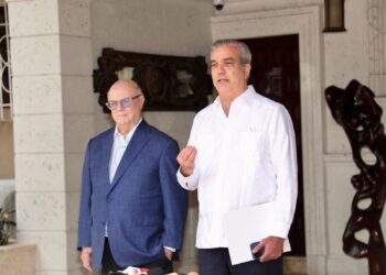 Presidente Abinader resalta consenso nacional ante crisis haitiana tras reunión con expresidente Hipólito Mejía