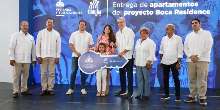 Presidente Abinader continúa transformando vidas de familias con entrega de 72 nuevos apartamentos en Boca Chica