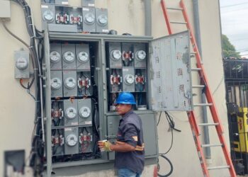 Edesur interviene plaza comercial y logra normalización en múltiples establecimientos