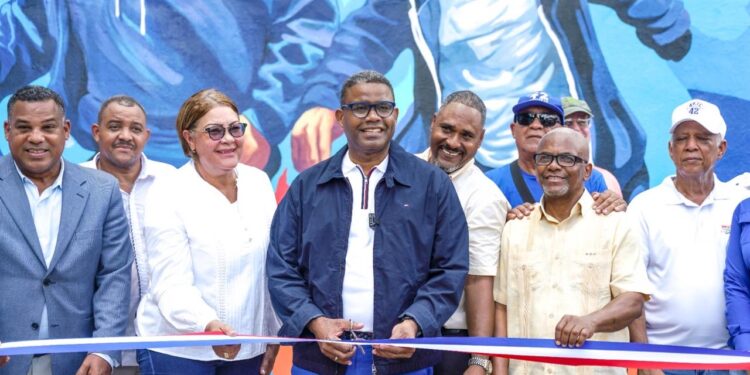 Robert Polanco anuncia que Propeep convertirá a Capotillo en una galería de arte urbano