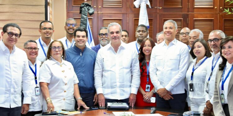 Gobierno supera los 4,000 millones pesos en inversión directa para agua y saneamiento en Santiago, afirma presidente Abinader