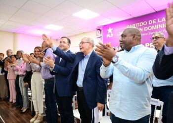 Danilo Medina encabeza masiva asamblea del PLD en Bahoruco y llama a “salir a buscar el poder en las calles”