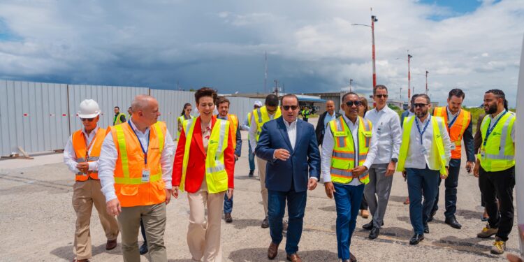 Ministro de la Presidencia y DA supervisan avances en ampliación del AILA