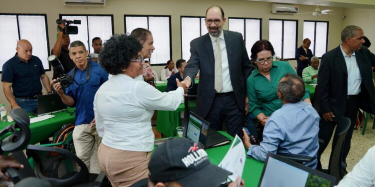 Henry Merán destaca entusiasmo y masiva participación en el proceso de inscripción de aspirantes en Fuerza del Pueblo