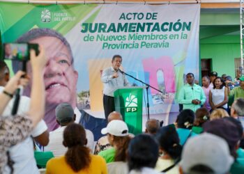 Leonel dice que circunvalación de Baní “costó tres veces más y es la mitad de lo que debió ser”