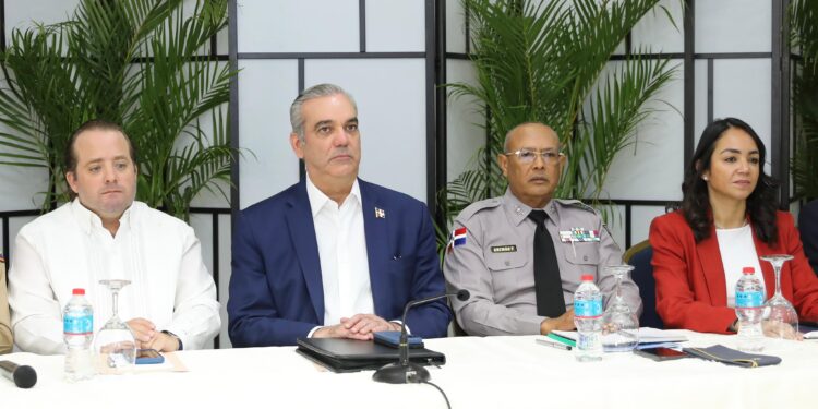 Presidente Abinader encabeza reunión de seguimiento al Plan de Seguridad Ciudadana