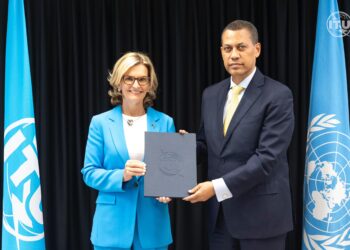República Dominicana firma acuerdo con la UIT transformará dos provincias en ciudades inteligentes