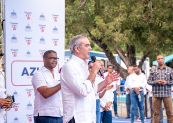 Abinader reafirma en Azua su compromiso con los más pobres del país