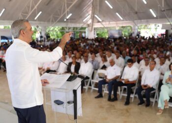 Presidente Abinader relanza proyecto para entregar 110 mil nuevos títulos de propiedad en terrenos del CEA para beneficiar a más de 440 mil personas