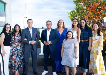 World Voices y Muy Diferente Group consolidan alianza estratégica en Santiago