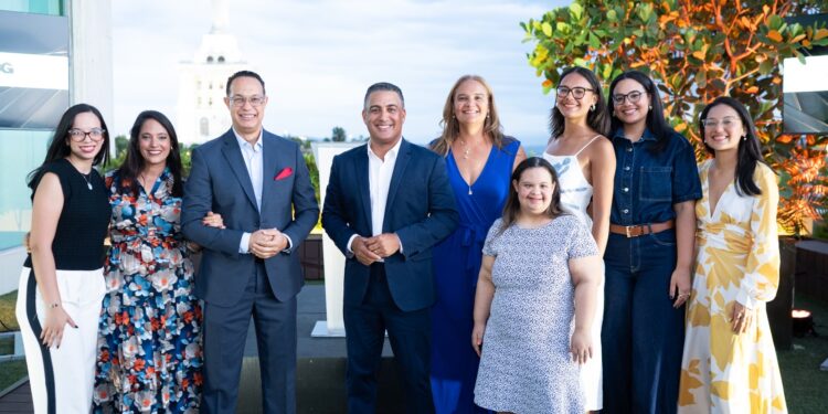 World Voices y Muy Diferente Group consolidan alianza estratégica en Santiago