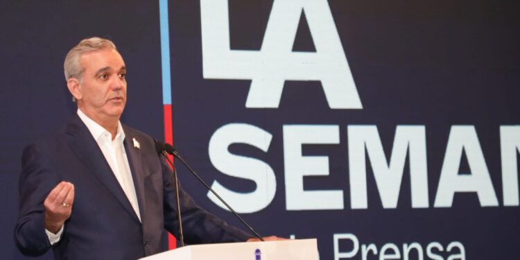 Presidente Abinader dice año escolar inicia con una matrícula de 2,664,028 estudiantes; 77.5% corresponde al sector público y 22.5% al sector privado