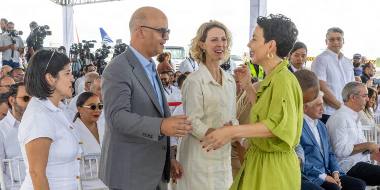 Directora de AERODOM Mónika Infante resalta liderazgo de Igor Rodríguez en el sector aviación