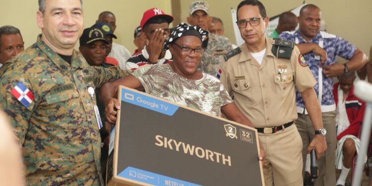 MIDE consolida política de dignificación para retirados y familiares de las Fuerzas Armadas