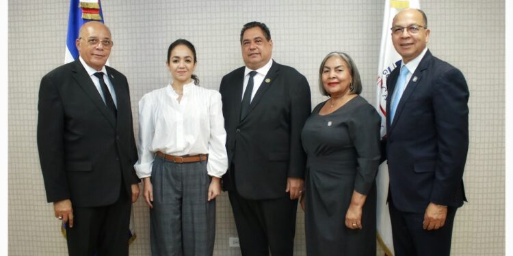 Notarios se unirán al Gobierno para registrar a ciudadanos sin acta de nacimiento