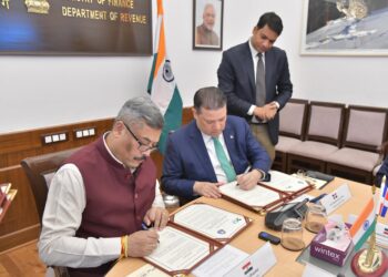 Yayo Sanz Lovatón y la DGA firman importante acuerdo con Aduanas de la India