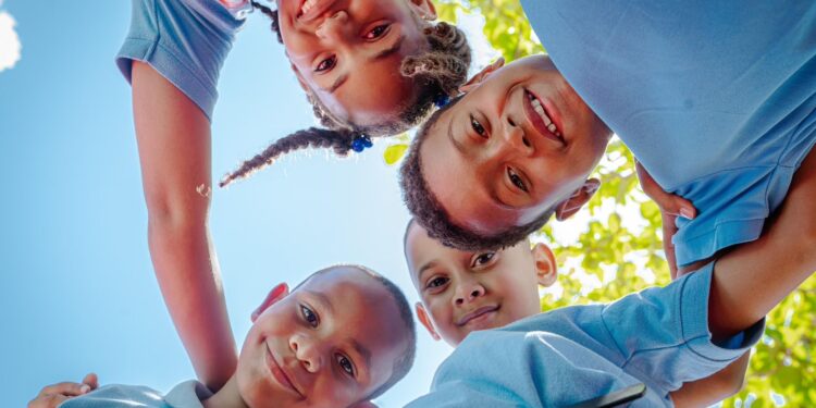 El año escolar 2025-2026 arranca con actos simultáneos en los 122 distritos escolares, encabezados por el presidente Abinader, la vicepresidenta Peña y autoridades nacionales