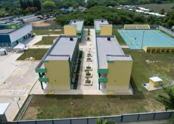 Presidente Abinader inaugura Politécnico en Artes Francisco Antonio Lora Cabrera, con 24 aulas, que beneficiará a 840 estudiantes en Navarrete