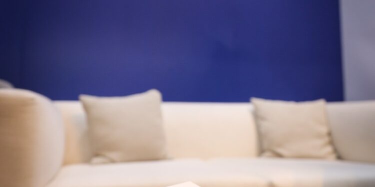 Seguros Universal impulsa la educación jurídica con el auspicio de un libro sobre seguros