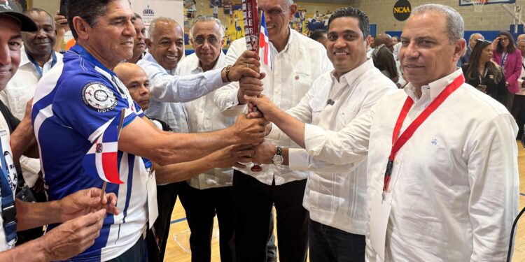 Ministro Kelvin Cruz deja iniciados los Juegos Juan Pablo Duarte en Nueva York