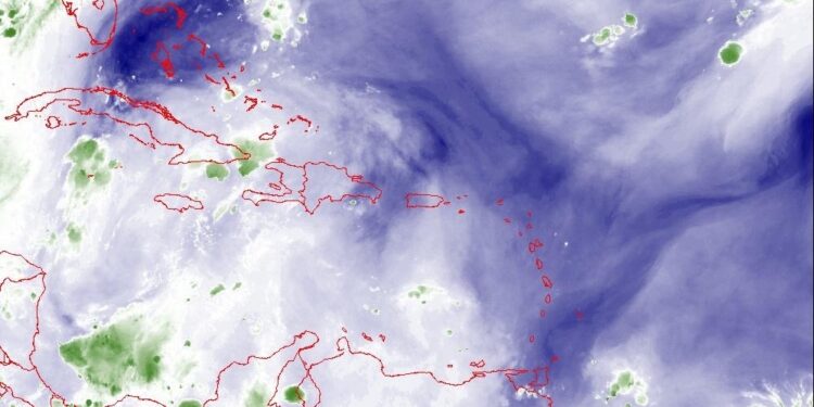 Indomet: Tiempo caluroso y brumoso en la mañana; aguaceros y tronadas vespertinas por vaguada y ciclo diurno