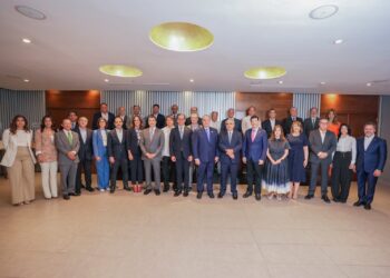 Ministro de Hacienda y Economía y el CONEP impulsan diálogo sobre finanzas públicas