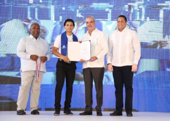 Presidente Abinader impulsa el talento joven con 2,848 jóvenes graduados del programa ‘Oportunidad 14/24’