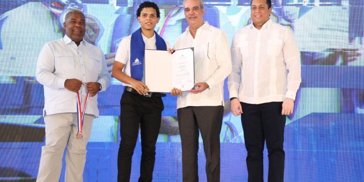 Presidente Abinader impulsa el talento joven con 2,848 jóvenes graduados del programa ‘Oportunidad 14/24’